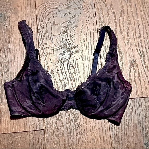 CHRISTIAN DIOR vintage purple jacquard pattern bra. Size 34C